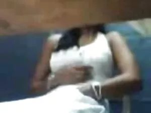 Boobs երիտասարդ մերկ ...
