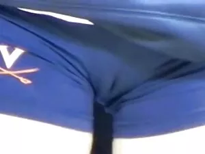 Աղջիկը ջութակի ձեռնա ...